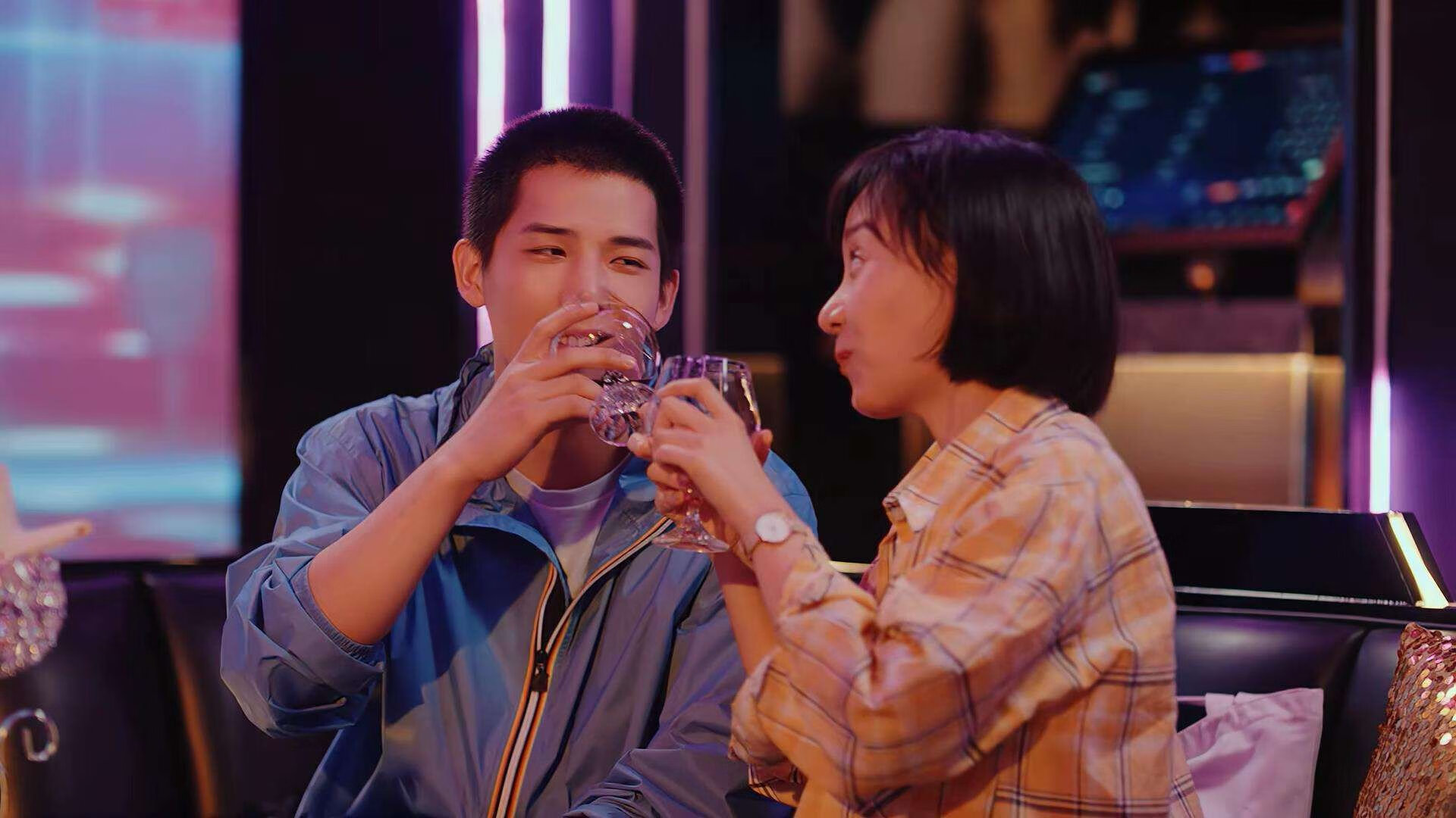 退役球员转型执教为中国篮球发展注入新鲜力量，退役的篮球运动员都在干嘛